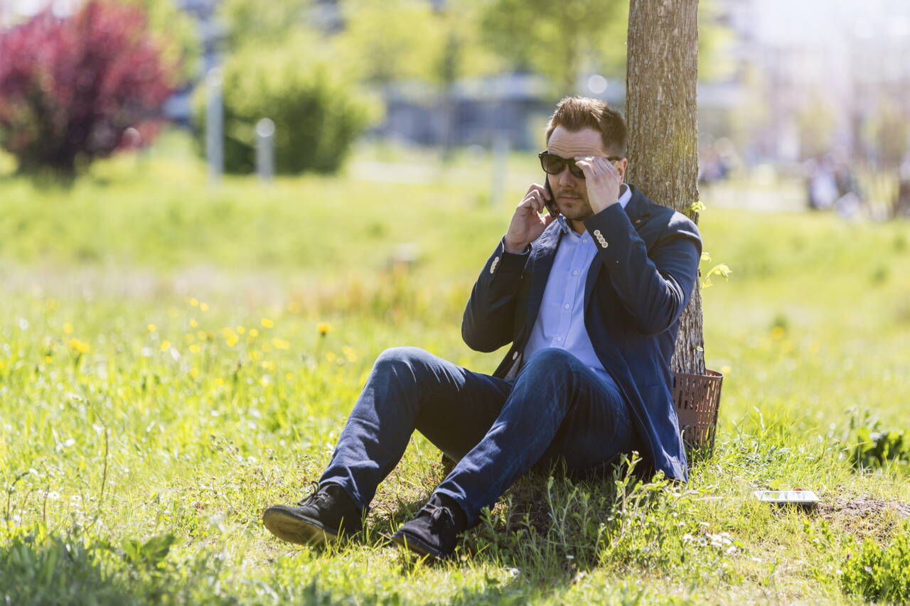 ramon-park-telefonieren.jpg Analysieren, Umsetzen, Nachhaltigkeit sicherstellen